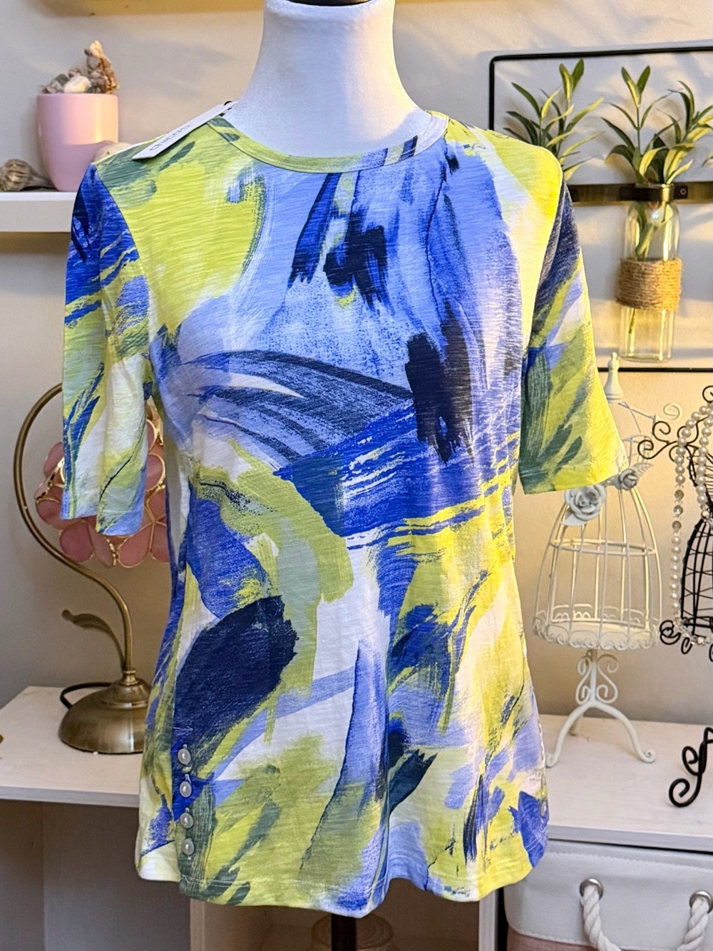 Chico's Paradise Awaits Button Slub Tee Size 0 NWT Alabaster Abstract $59.50